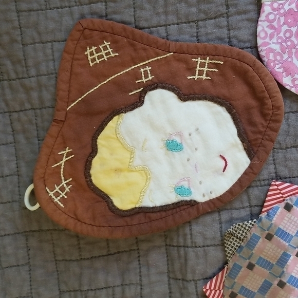 Vintage handmade hot pad/trivets/teapot warmer - Picture 2 of 8